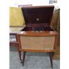Image 1 : Magnavox Vintage Turntable Stereo