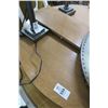 Image 2 : Formica Round Table w/4 Stools