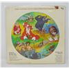 Image 2 : FOX & THE HOUND DISNEY PICTURE VINYL DISC 1981