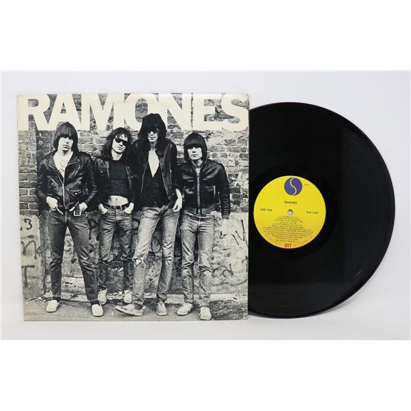 RAMONES 1976 9147-7520