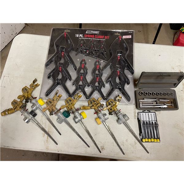 CLAMPS AND SPRINKLERS LOT