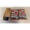 Image 1 : 2 BLACK AND DECKER MARKSMAN DISTANCE MEASURERS AND DETAILING BRUSHES