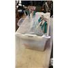 Image 1 : TOTE OF NEW DELUXE DOOR CLOSER AND BLUEWAVE BRACKETS