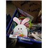 Image 6 : 2 TOTES OF NEW DECORATIONS, CRAFTS AND MORE
