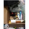 Image 8 : 2 TOTES OF NEW DECORATIONS, CRAFTS AND MORE