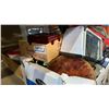 Image 2 : 3 BOXES OF ESTATE APPLIENCES AND SERVING WARE