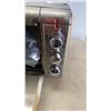 Image 3 : BLACK AND DECKER XL WIDE TOASTER OVEN WORKING
