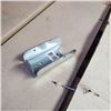 Image 3 : CASE OF 300 TIMBER LOCK FC-150 FENCE CLIPS