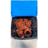 Image 2 : 4 TUBS OF PIPE CLAMPS AND HARDWARE