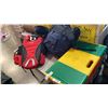 Image 1 : KID CARRYING BACKPACK AND LEGO TABLE