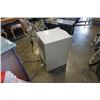 Image 4 : WHITE MASTER CHEF BAR FRIDGE