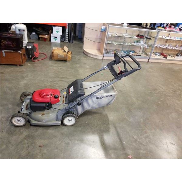 HONDA GAS SELF PROPELLED LAWNMOWER