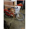Image 1 : SCHWINN RED/CREAM WOMEN 6 SPEED CRUISER HYBRDID BIKE WITH HAND BRAKE AND LUGGAGE RACK