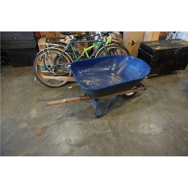 YARD WORKS METAL WHEELBARROW