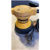 Image 3 : DEWALT PALM SANDER - TESTED WORKING