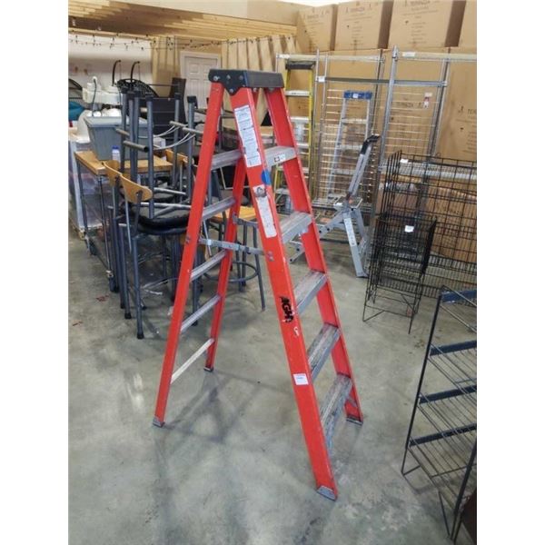 6 FOOT ORANGE FIBERGLASS A FRAME LADDER