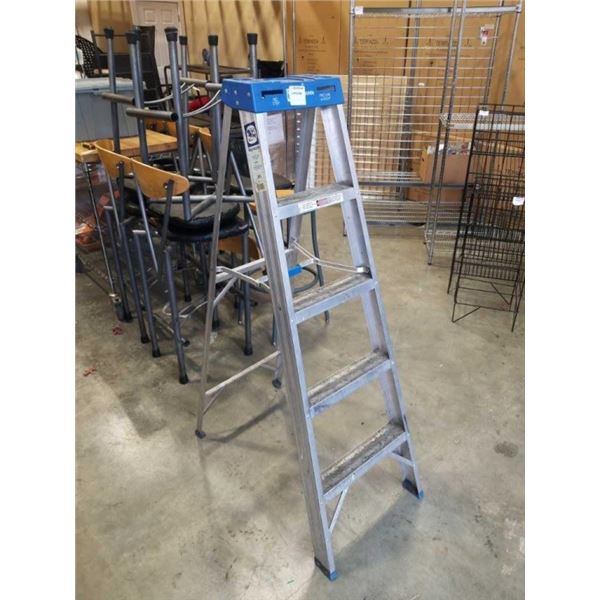 5 FOOT REYNOLDS A FRAME LADDER- ALUMINUM