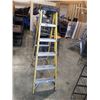 Image 2 : 6 FOOT YELLOW FIBERGLASS A FRAME LADDER