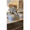 Image 1 : 4 COMMERCIAL BAY LIGHTS