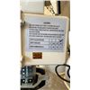 Image 2 : 4 COMMERCIAL BAY LIGHTS