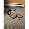 Image 2 : Insignia Electric Kettle - 1.7L - Glass - Working, Retail $ 39.99