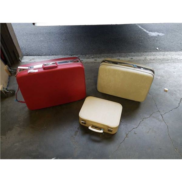 3 VINTAGE SUITCASES