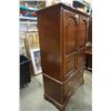 Image 2 : STRATHROY FURNITURE WARDROBE
