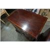 Image 4 : PAIR OF STRATHROY FURNITURE NIGHTSTANDS
