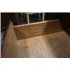 Image 7 : PAIR OF STRATHROY FURNITURE NIGHTSTANDS