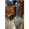 Image 4 : 2 LARGE GLASS VASES - 40 INCHES TALL AND 29 INCHES TALL