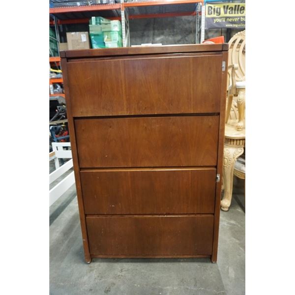 VINTAGE 4 DRAWER DRESSER