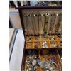 Image 2 : JEWELRY BOX WITH CONTENTS