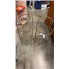 Image 1 : 2 WIRE METAL DECORATIVE BASKETS