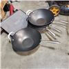 Image 1 : 6 ASIAN WOKS AND ROCK GRIDDLE