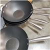 Image 2 : 6 ASIAN WOKS AND ROCK GRIDDLE