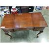 Image 2 : AMERICAN DREW VANITY DESK WITH FLIP UP MIRROR AND STORAGE