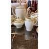 Image 5 : 39 PIECE TEA SERVICE ROSENTHAL SELB GERMAN AIDA CHINA  - 17 TEACUPS, 18 SAUCERS, TEA POT W/ LID, COF