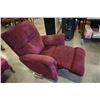 Image 4 : BURGUNDY LAZBOY RECLINER