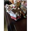 Image 10 : 8 CHRISTMAS HOUSE DECORATIONS
