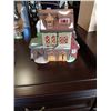 Image 11 : 8 CHRISTMAS HOUSE DECORATIONS