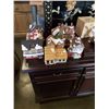 Image 1 : 8 CHRISTMAS HOUSE DECORATIONS