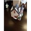 Image 25 : 8 CHRISTMAS HOUSE DECORATIONS