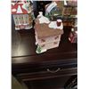 Image 7 : 8 CHRISTMAS HOUSE DECORATIONS