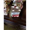 Image 9 : 8 CHRISTMAS HOUSE DECORATIONS