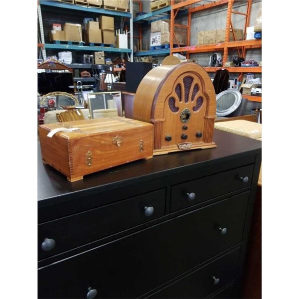 REPRODUCTION WELCO RADIO AND WOOD JEWELRY BOX