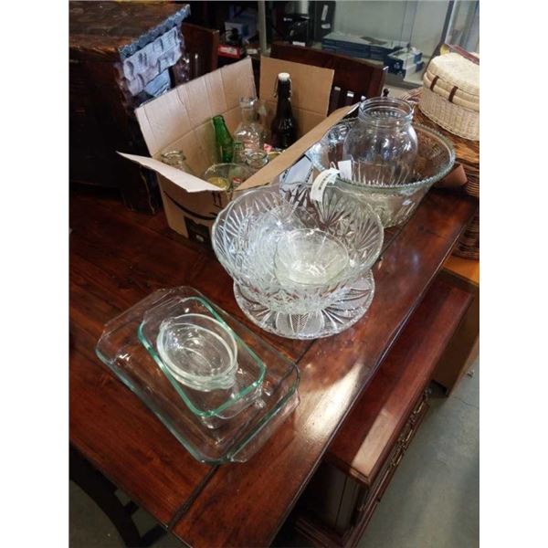 2 PUNCH BOWLS, PYREX BAKEWARE, BOTTLES AND GLASSWATE