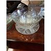 Image 3 : 2 PUNCH BOWLS, PYREX BAKEWARE, BOTTLES AND GLASSWATE