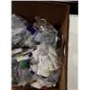 Image 2 : BOX OF JEWELRY