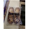 Image 2 : BOX OF GARDEN CLOGS - SIZE 49 AND 47
