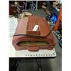Image 2 : SALTON PIZZA OVEN AND KITCHEN ORGANIZERS